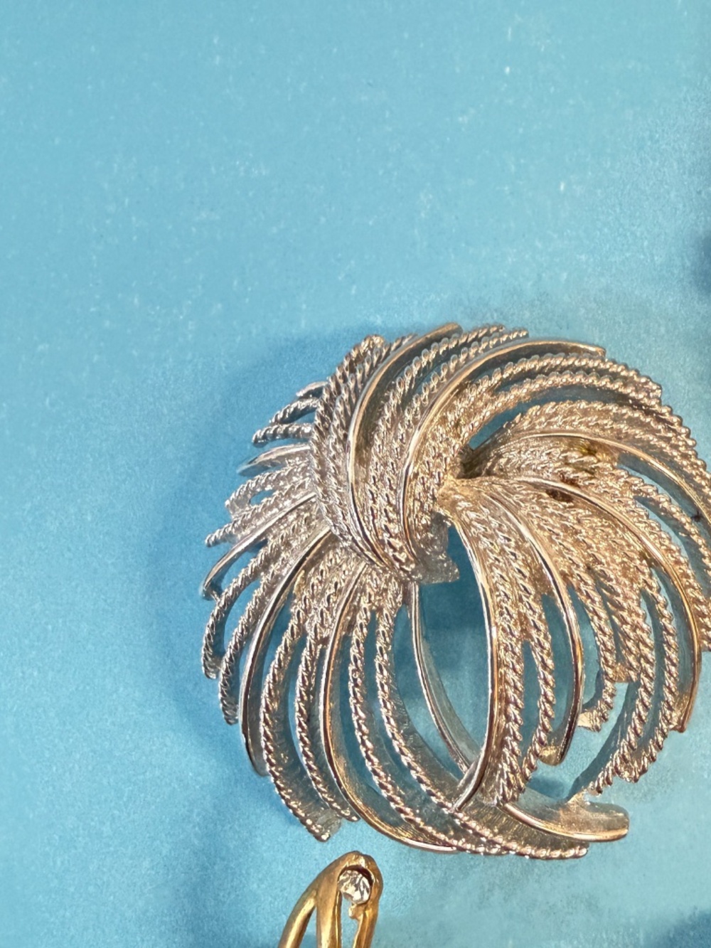 Brooch Bundle - Picture 6 of 7